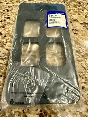 New Volvo OEM Front License Plate Holder Bracket 32132831 Genuine w/ Hardware
